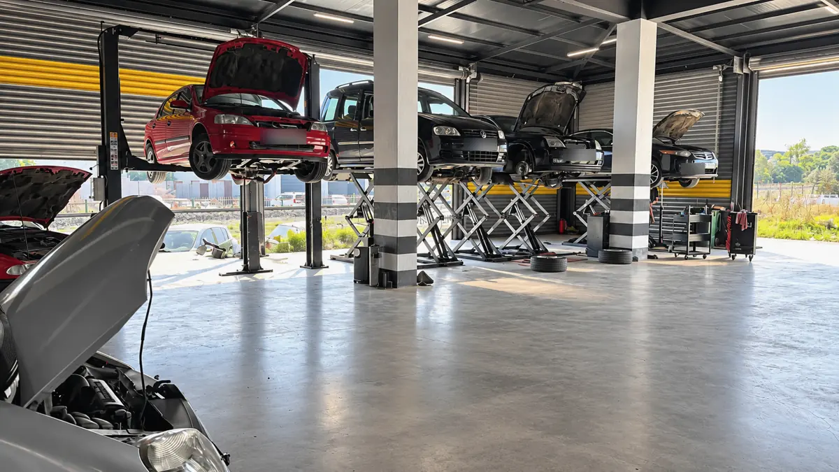Oytun Direksiyon Denizli yeni servis atölyesinde liftlerde bakım ve kontrol için bulunan araçlar